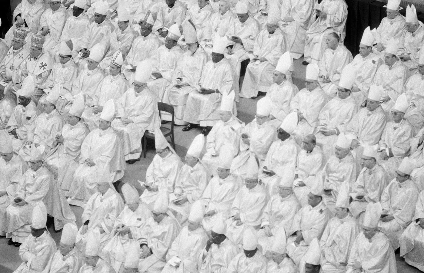 #57 Opening of the Synod at St Peter’s Basilica in Rome, 1985