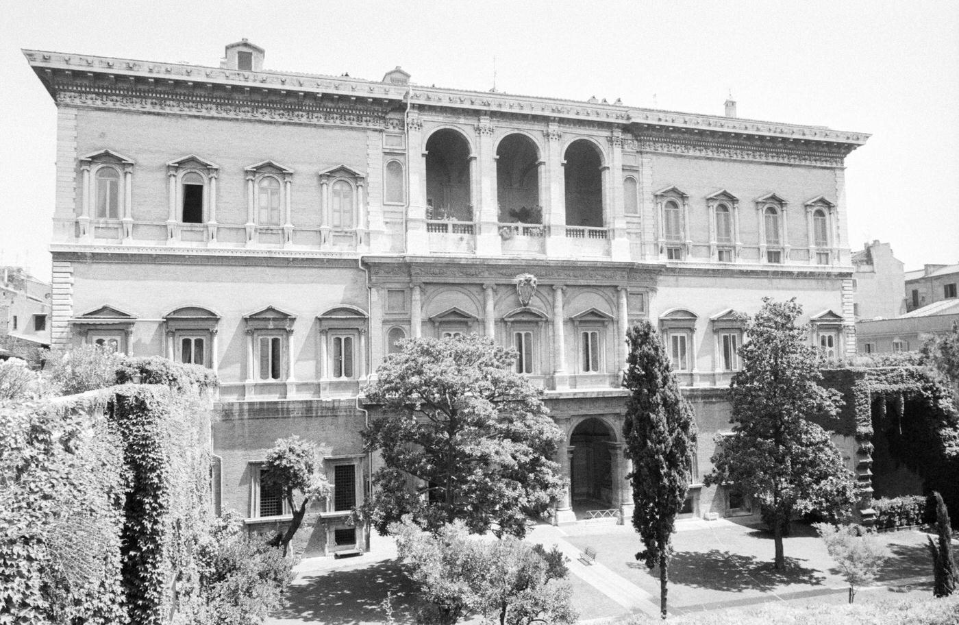 #69 Palazzo Farnese, French Embassy in Rome, 1988