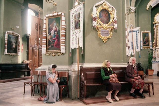 #32 People praying at Orthodox Catholic Church in Ukraine, 1991