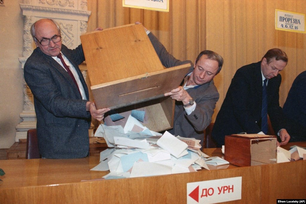#22 The turnout in the election was 84 percent and the vote was overwhelmingly for independence. More than 90 percent voted in favor. In Crimea, the pro-independence vote was 55 percent.