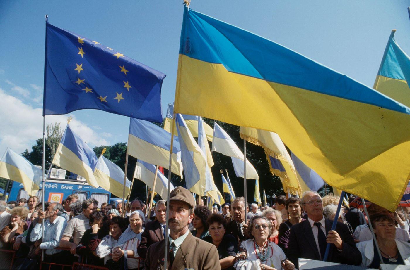 #34 Demonstration at Soviet Headquarters in Kiev Following Ukrainian Independence, 1991