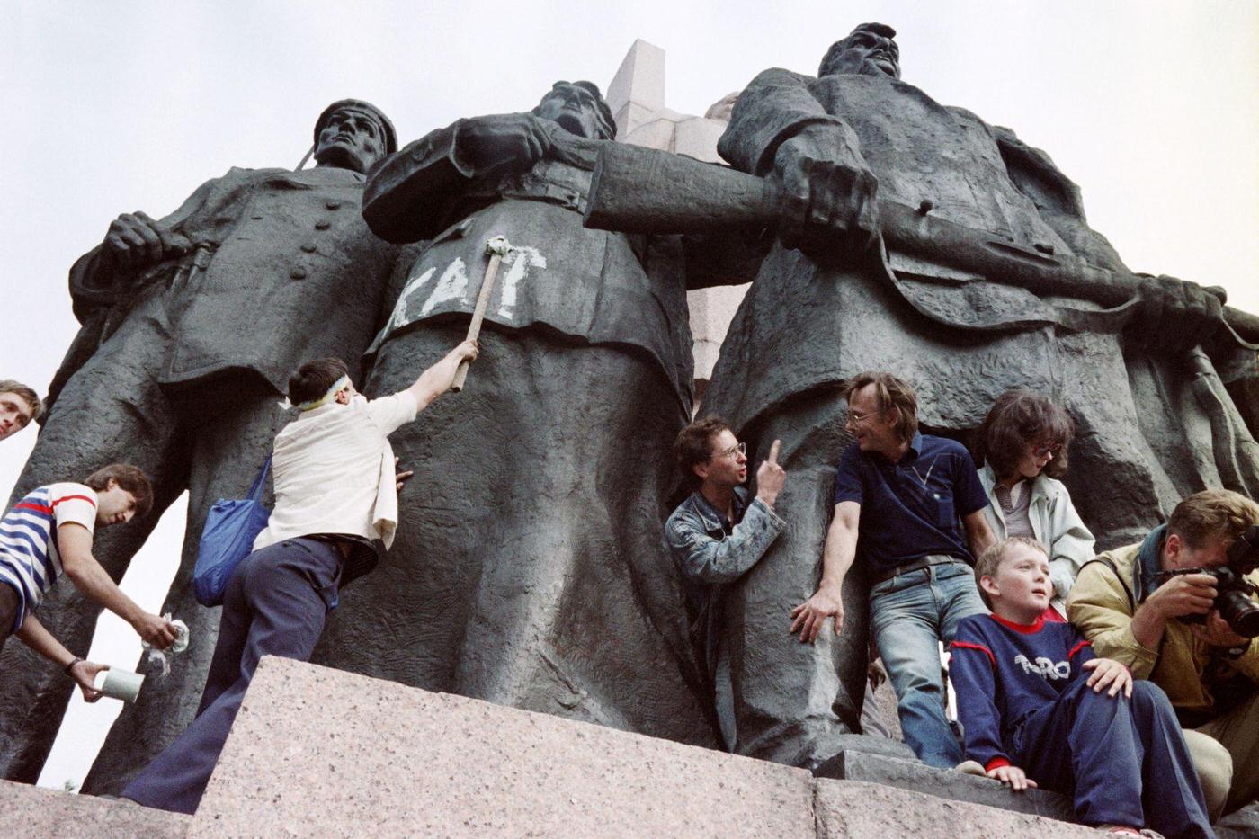 #39 Drawing on Lenin Monument in Kiev After Ukrainian Independence Declaration, 1991