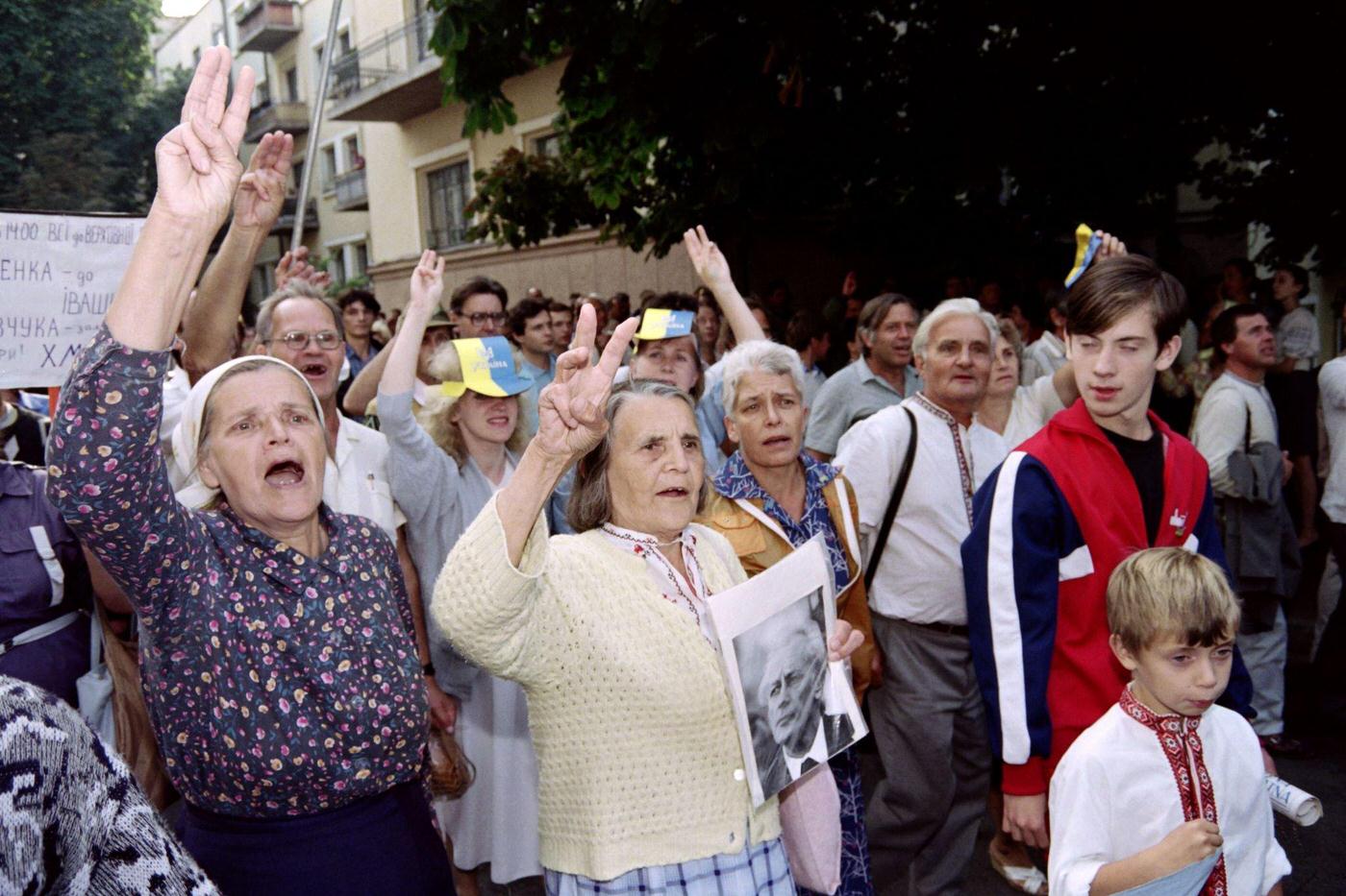 #47 Ukrainians Flash V-Sign After Independence Declaration in Kiev, 1991