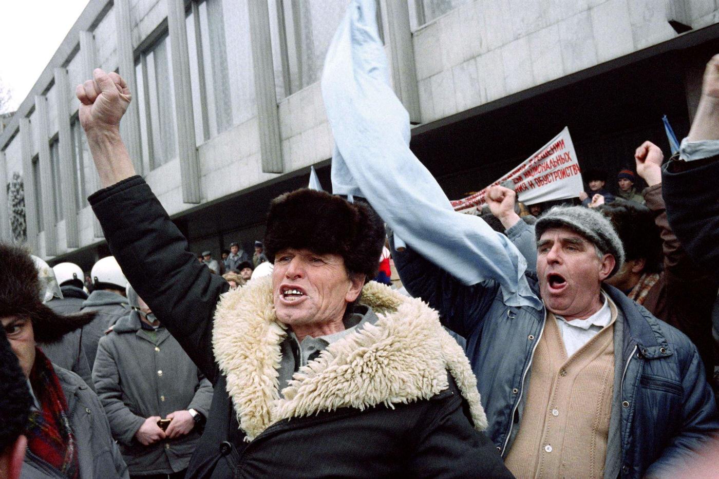 #52 Crimean Tatars Protest for Autonomy Outside Ukrainian Parliament, 1992