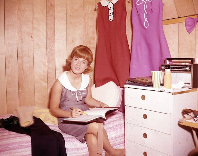 Iconic Moments Captured: Beautiful Photos of a Young Patty Duke Illuminate Her Life in the 1960s Mu