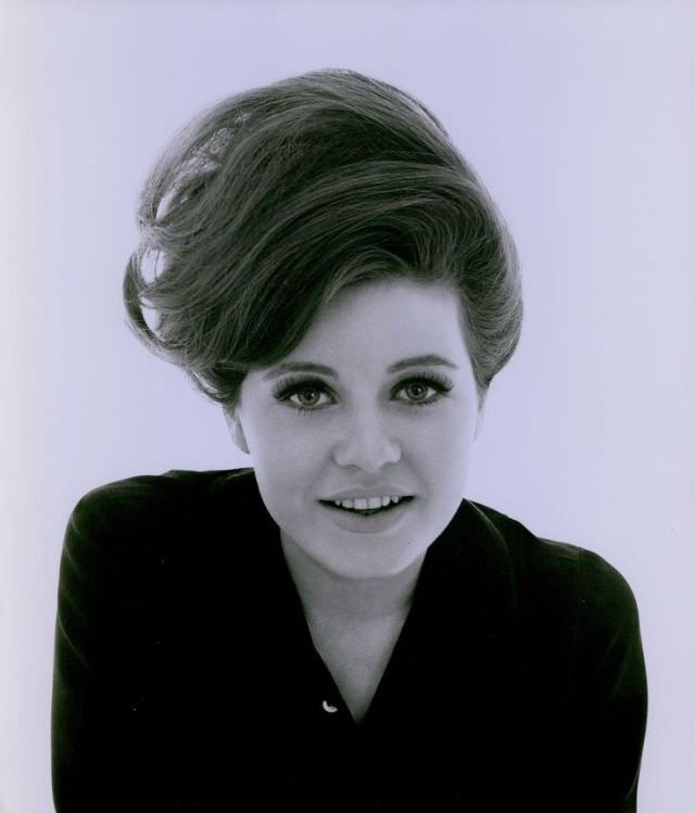 Iconic Moments Captured: Beautiful Photos of a Young Patty Duke Illuminate Her Life in the 1960s Mus