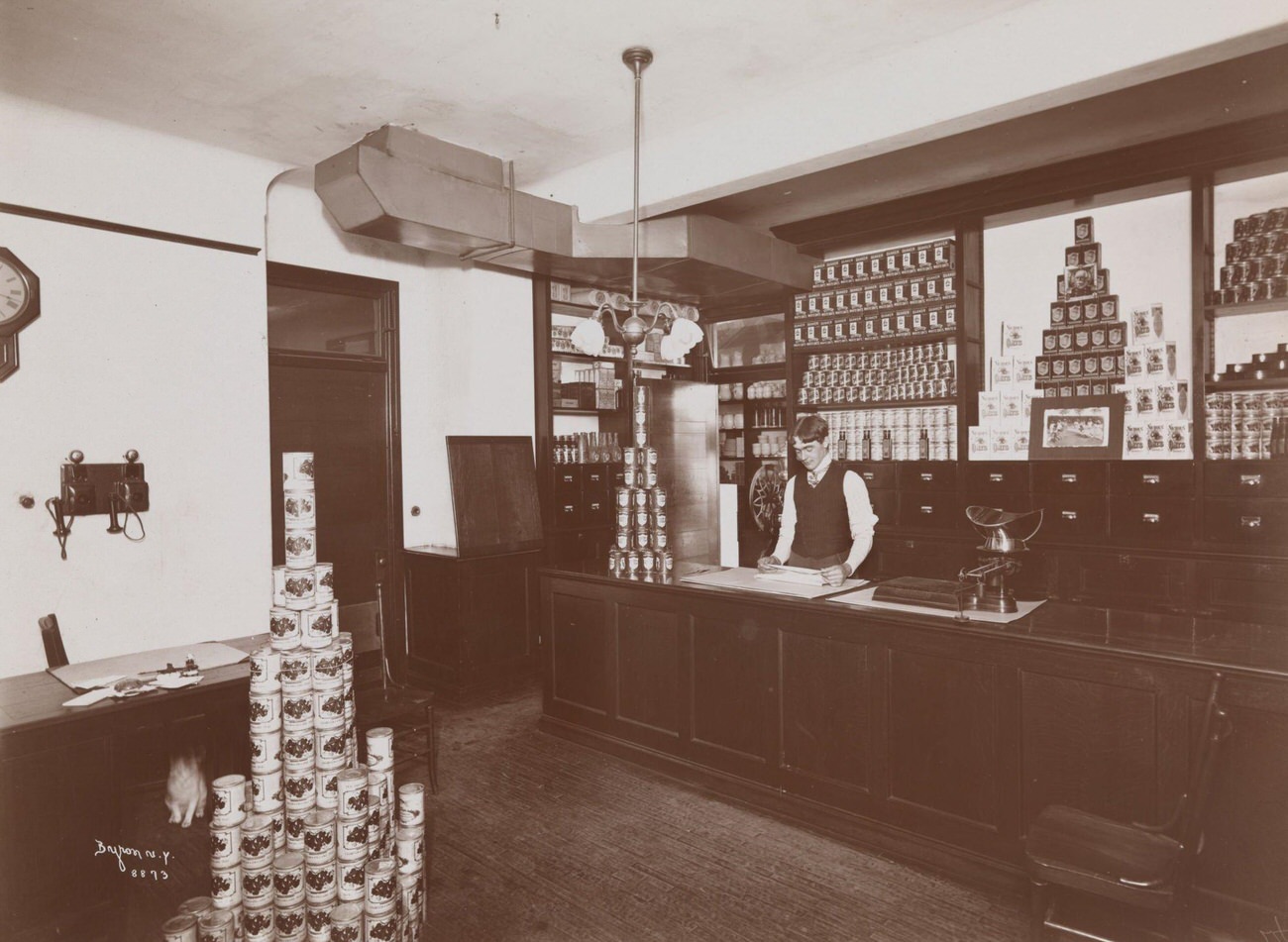 #12 St. Luke’s Hospital Store, New York, 1900
