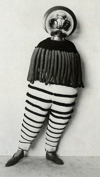 Most Bizarre Fashion Styles in the Past: A Journey Through Fashion’s Wild and Quirky Side Weird