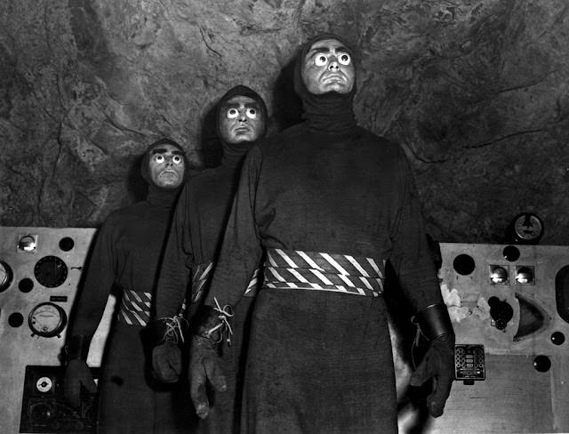 Most Bizarre Fashion Styles in the Past: A Journey Through Fashion’s Wild and Quirky Side Weird