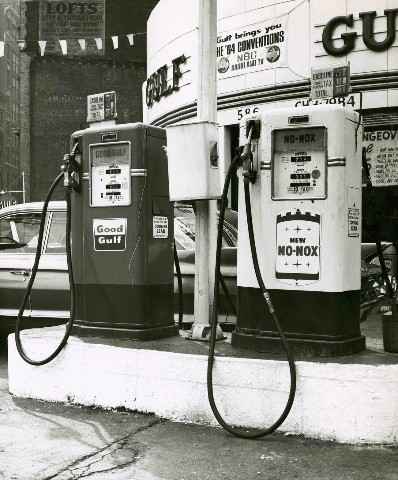 #31 Classic American Gas Station, 1950s