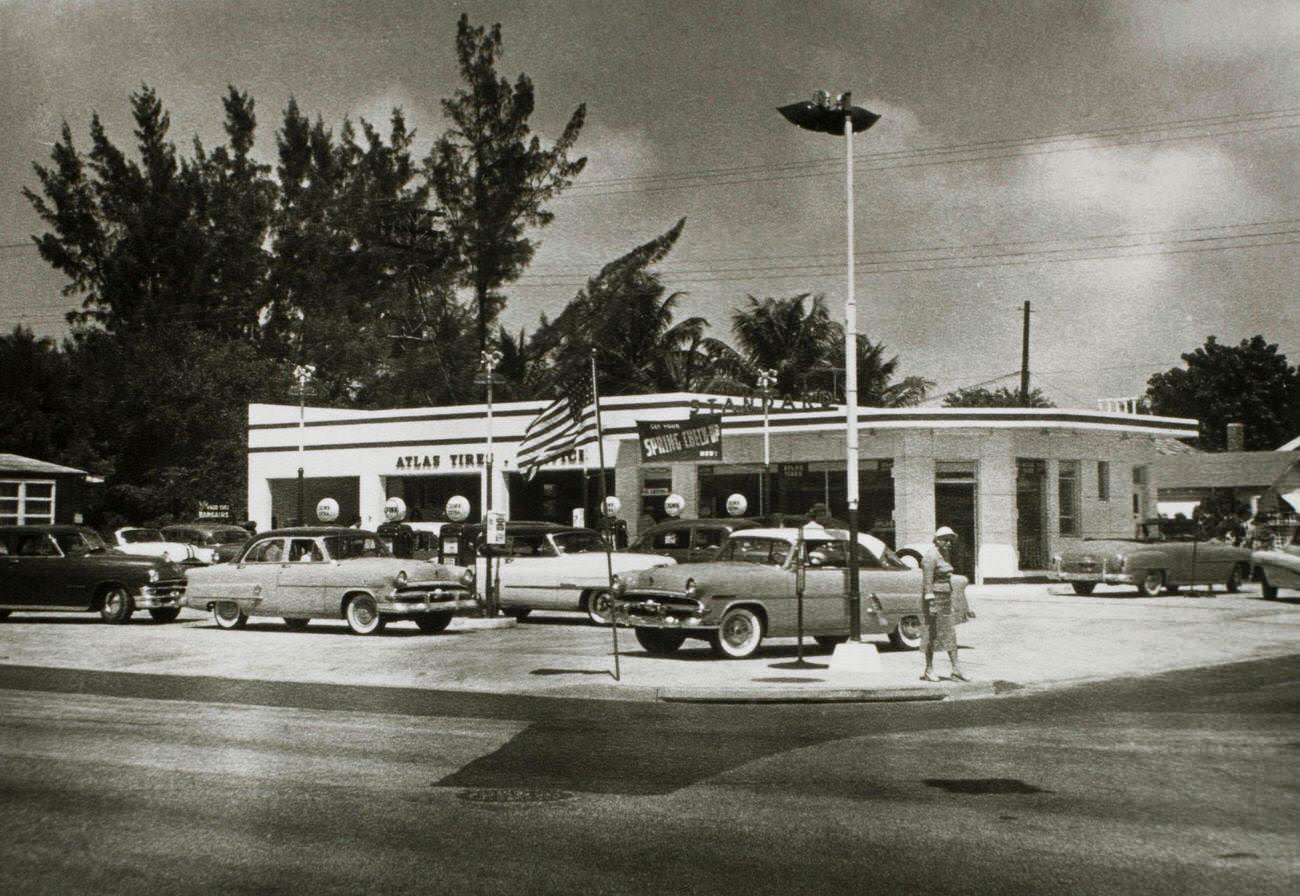 #37 Gas Station with Cars in Madison, Wisconsin, 1950