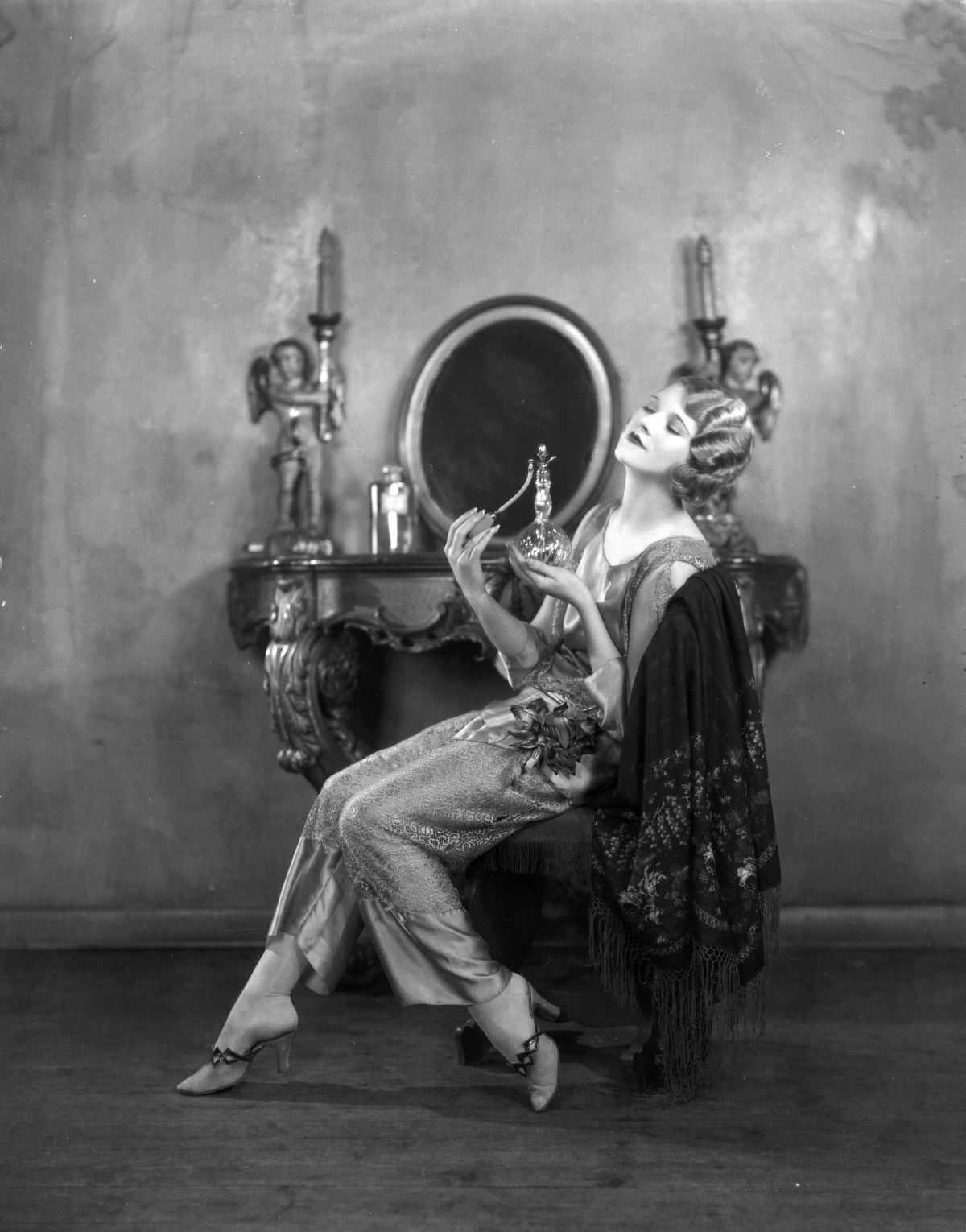 The Unforgettable Jazz Club Scenes and Style of Yesteryears Music
