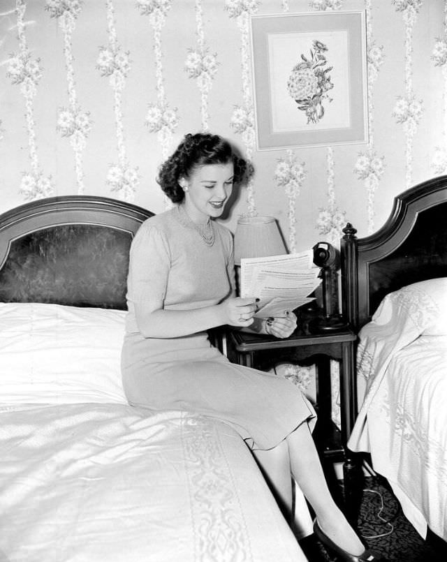 #22 Venus Ramey, Miss America 1944, Reading Congratulatory Telegrams, 1944