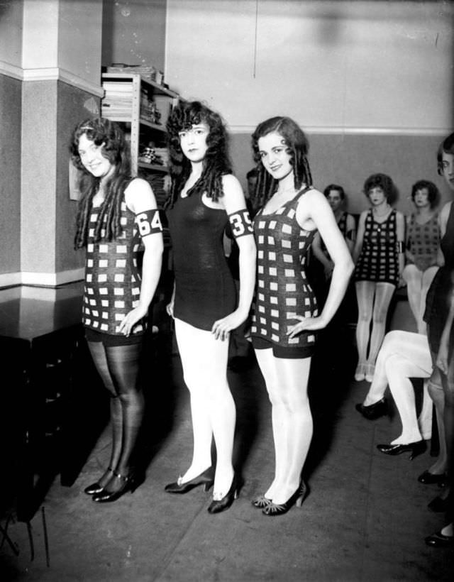 #31 Margaret Knight and Others in Miss Chicago Contest, 1926