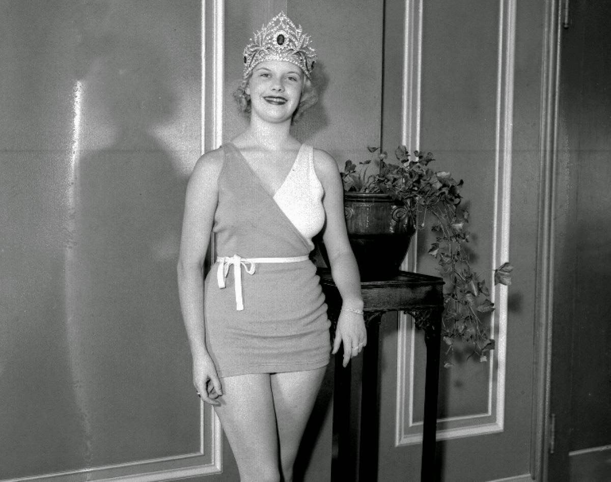 #7 15-Year-Old Marian Bergeron Crowned Miss America, 1933