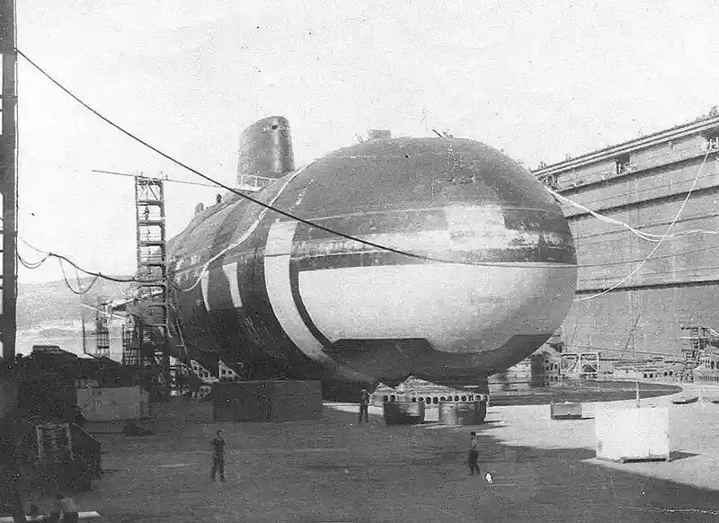 #6 The fiberglass covering for the MGK-503 Skat-KS (NATO Shark Gill) is in the lower half of the bow. There are several conformal arrays abaft of it.