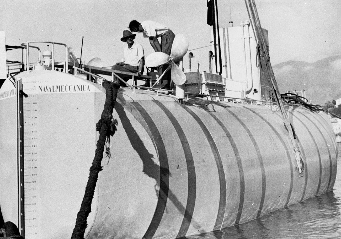 Professor Auguste Piccard’s bathyscaphe, capable of diving to 13,000 feet, 1953.