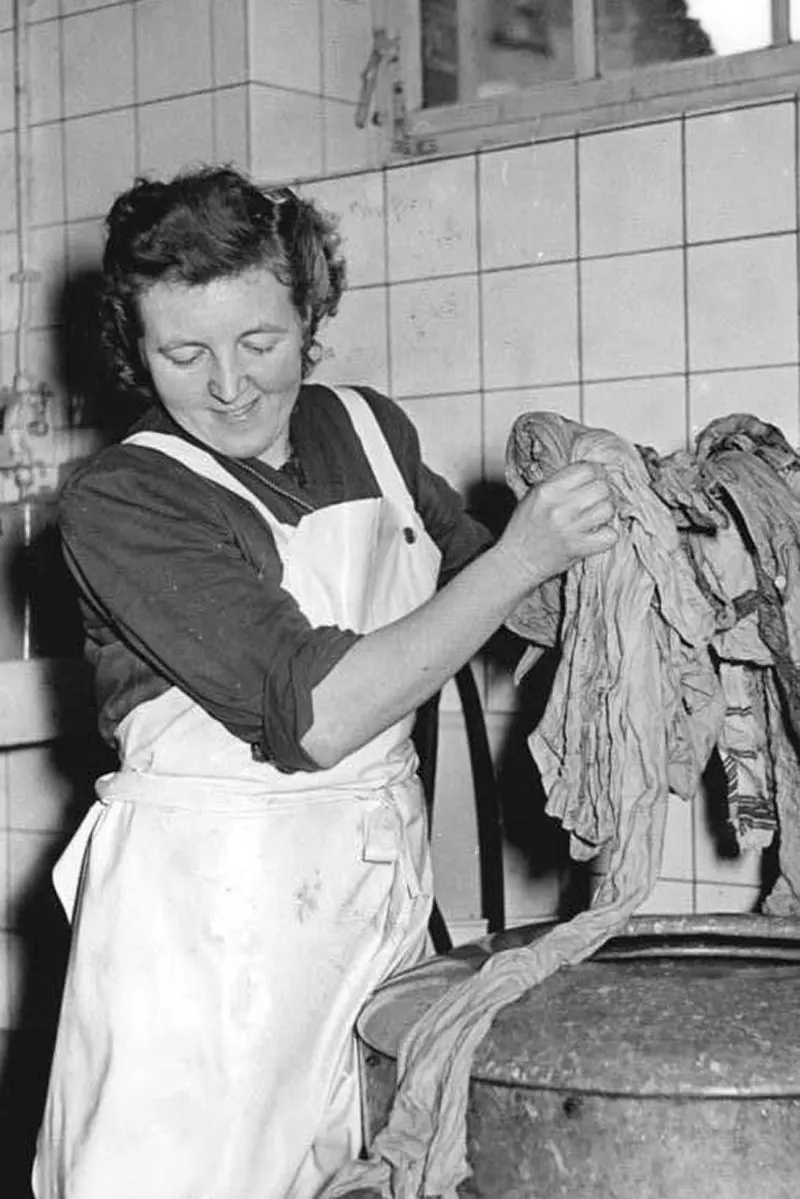A Photographic Journey Through the Early Days of Washing Machines, 1880s-1950s Inventions