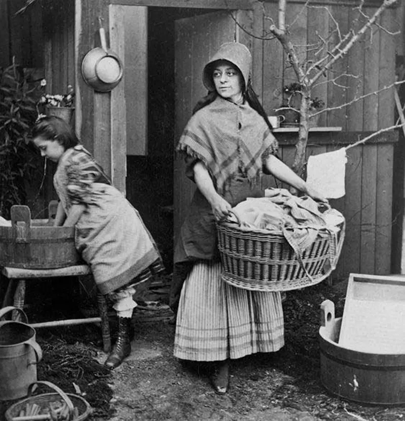 A Photographic Journey Through the Early Days of Washing Machines, 1880s-1950s Inventions