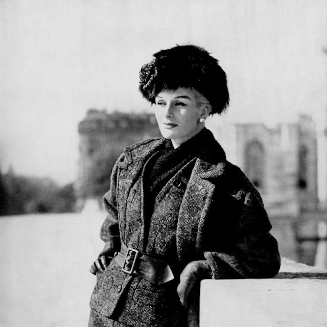 #30 Model in Madeleine de Rauch’s green tweed suit and coat, 1959.