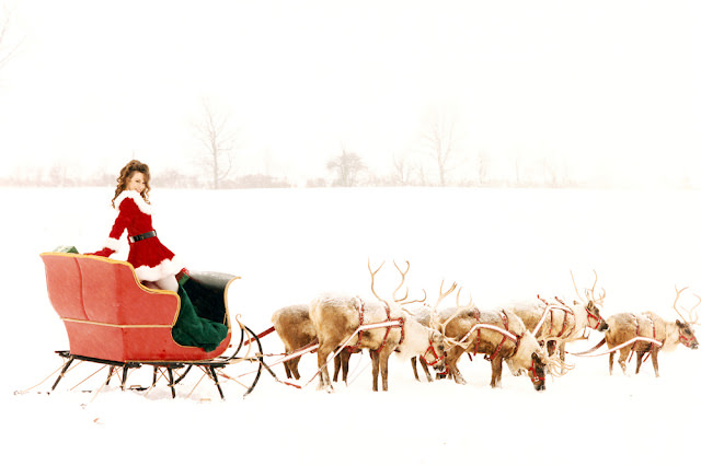 Mariah Carey’s 1994 ‘Merry Christmas’ Photos: Blending Music and Visual Artistry Music