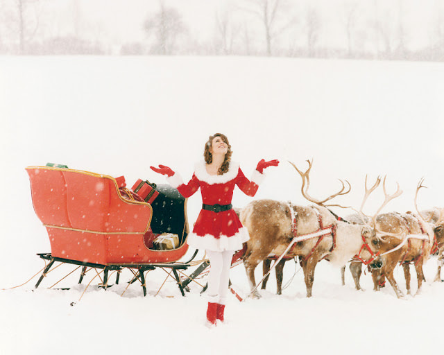 Mariah Carey’s 1994 ‘Merry Christmas’ Photos: Blending Music and Visual Artistry Music