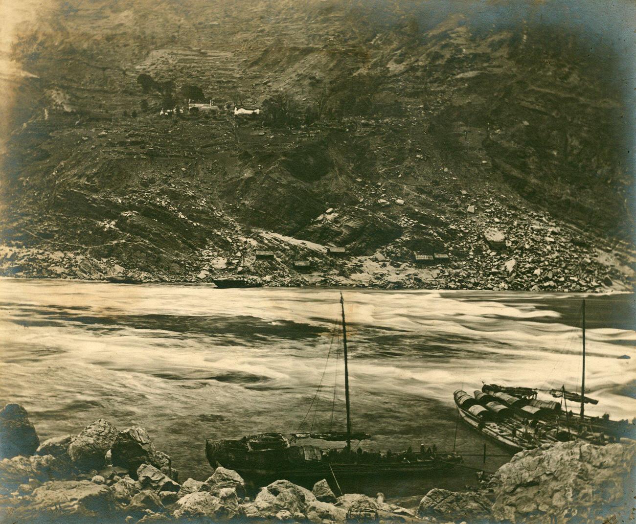 #34 Tsing Tiu Rapid, Upper Yangtsze, 1872