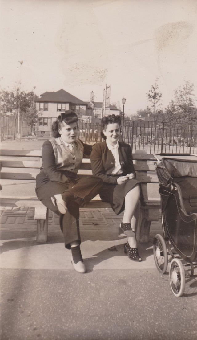 #6  Vintage Photos that Show the Daily Life, Fashion, and Spirit of the 1940s #6 Places & People