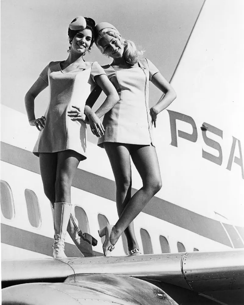 The Bold and Controversial “Fly Me” Ad Campaign of the 1970s Vintage Ads