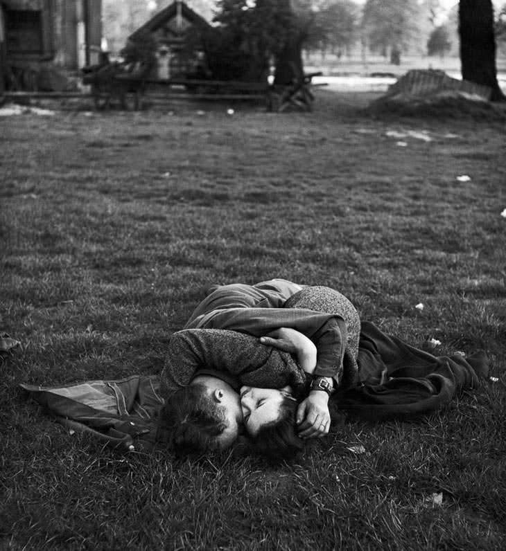 #10 American soldier kissing English girlfriend, Hyde Park, 1945.