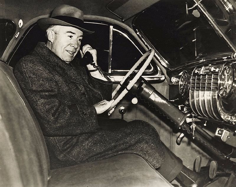 Dialing Through Decades: A Photo History of Car Phones from the 1940s to 1980s Inventions