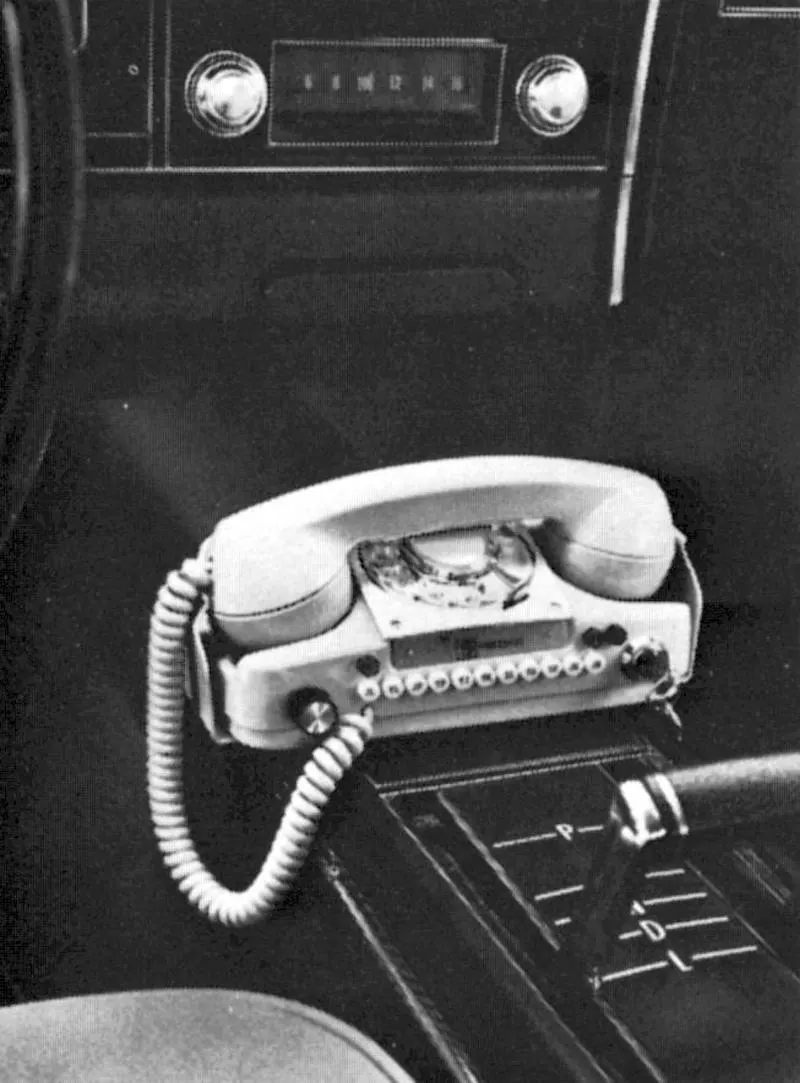 Dialing Through Decades: A Photo History of Car Phones from the 1940s to 1980s Inventions