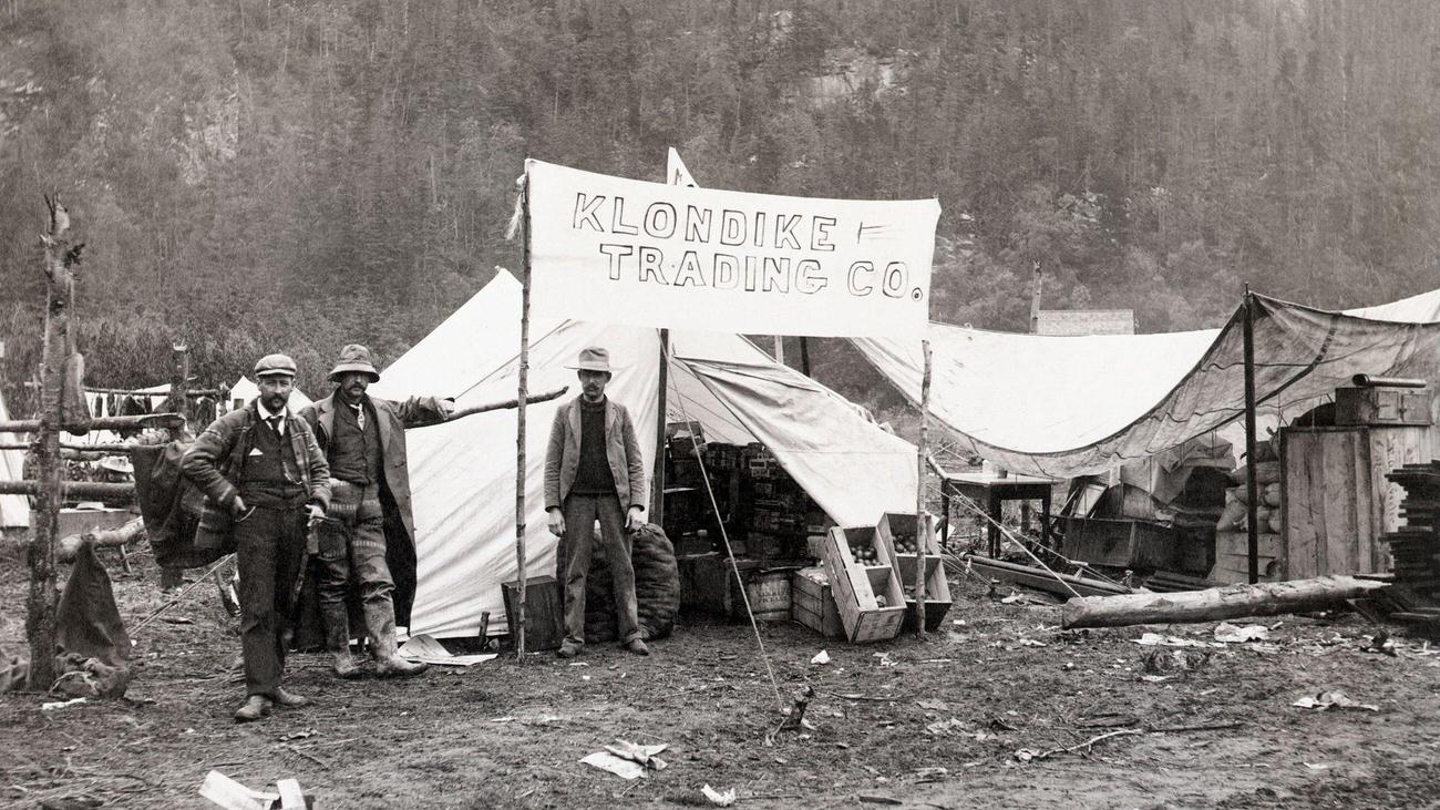 #8 Klondike Trading Company’s store, Alaska, during the Gold Rush.