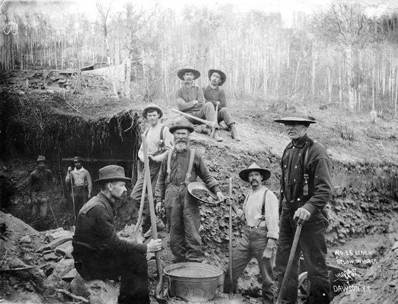 #84 Miners at work in Hunker Creek, Yukon Territory, 1898.