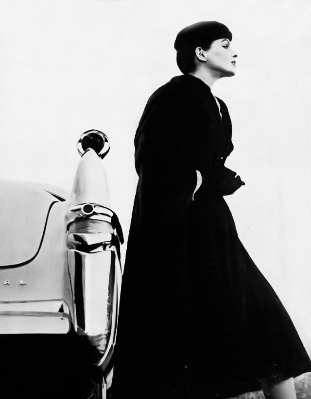 #26 Linda Harper in a dark UMPA mink cape by Ben Kahn with a Christian Dior-New York beret, 1955.