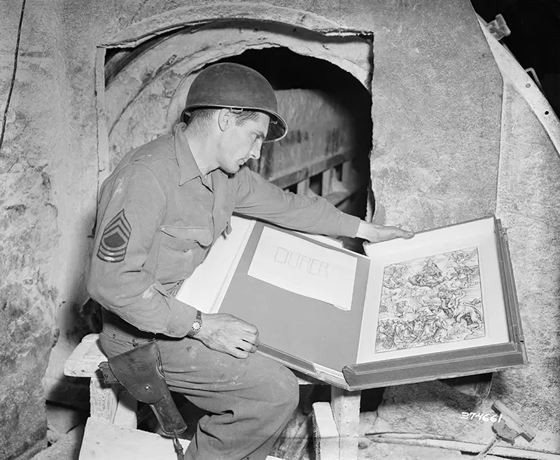 #3 Sgt. Major Harold Maus with Albrecht Dürer engraving, Merker, Germany.