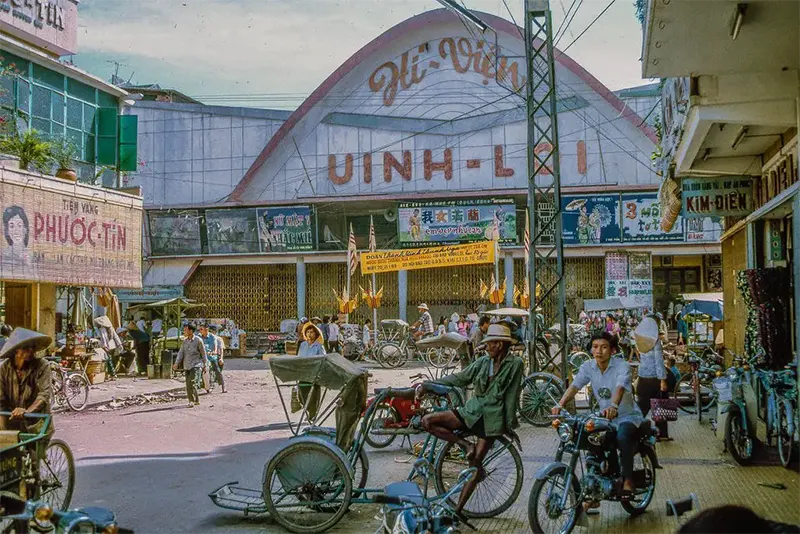 #11 Shopping district, eastern My Tho, 1969.