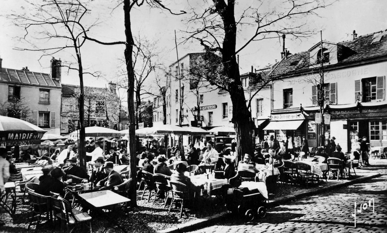 #5 Street View of Place du Tertre, Paris, 1920s