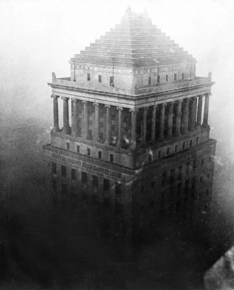 #16 Saint Louis Civil Courts Building before smoke ordinance, aerial view in heavy smoke.