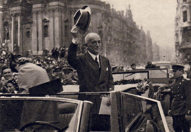 #29 President Edvard Beneš in Staroměstské náměstí, Prague, 1945.
