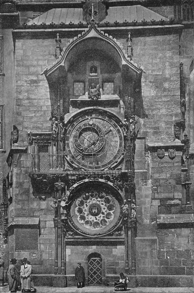 #33 Staroměstský orloj in Prague, 1945.