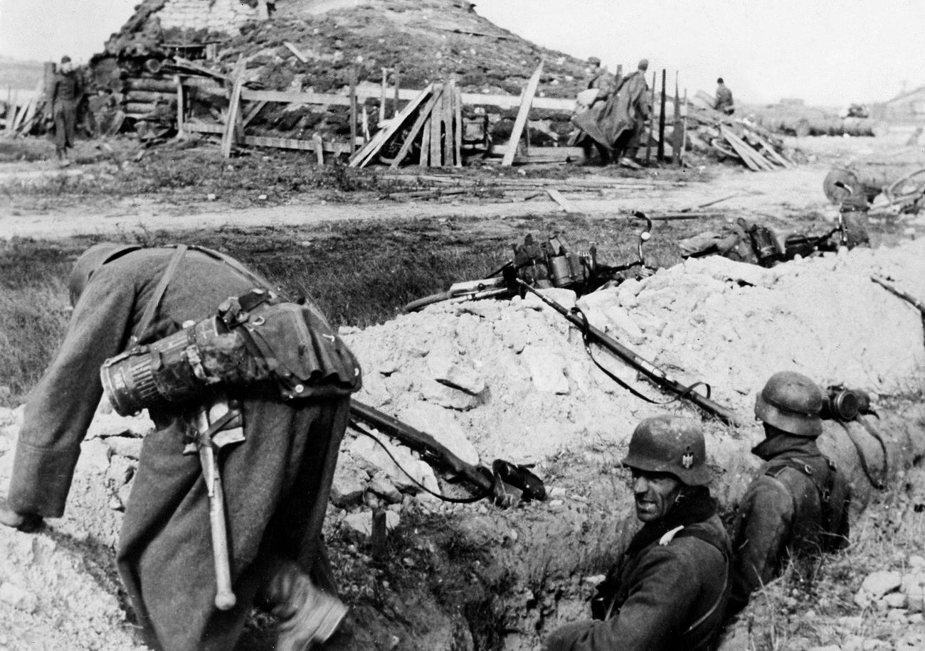 #12 German Soldiers in Soviet Defense Positions, Leningrad, October 1941