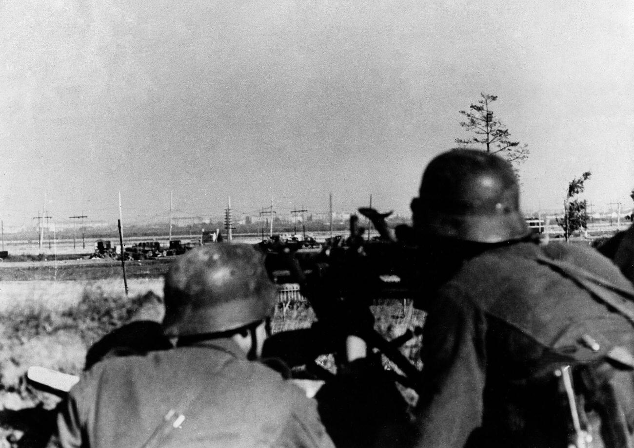#16 German Machine-Gun Position, Leningrad, October 14, 1941