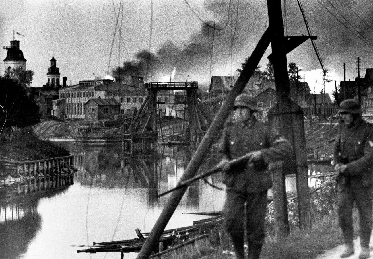 #9 German Army Captures Schluesselburg, Encircling Leningrad, September 8, 1941