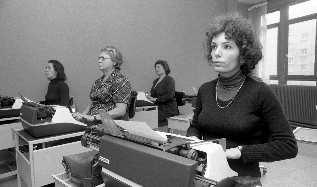 #67 Continuous Typing Course, Paris, 1975