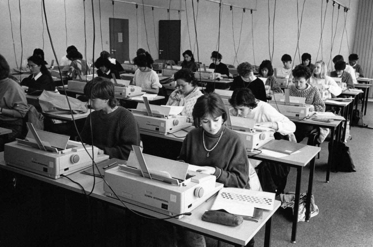 #73 Typing Class at Lycée Cocteau, Miramas, France, March 1987