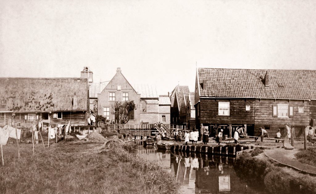 #51 Marken Island, Netherlands, 1898.