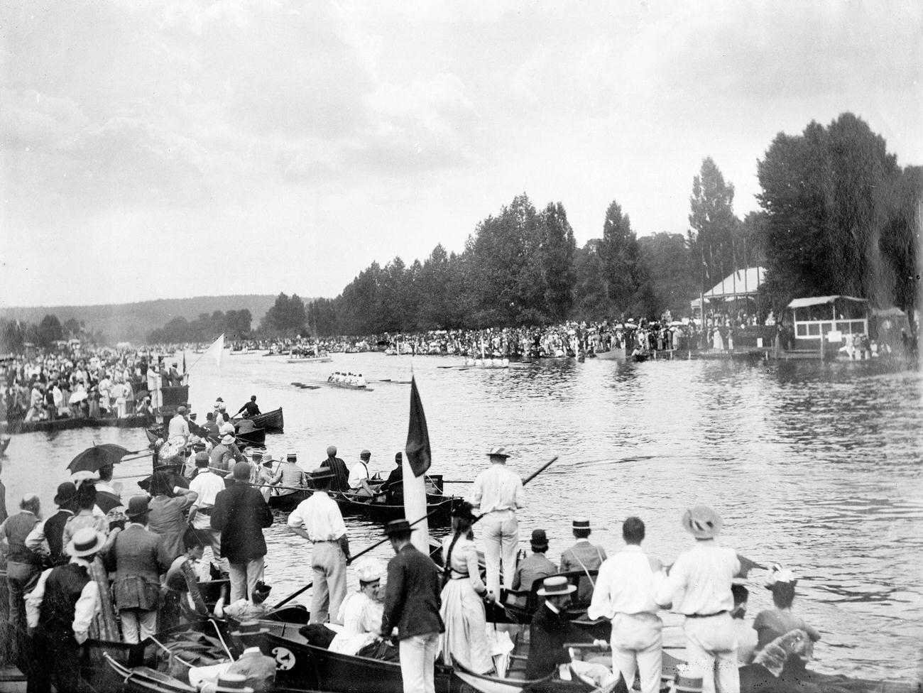 #76 Spectators at the Henley Regatta, Henley-on-Thames, Oxfordshire.