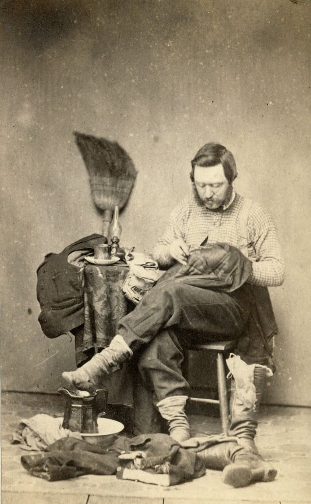 #28 Sailor, tailor, soldier and photographer