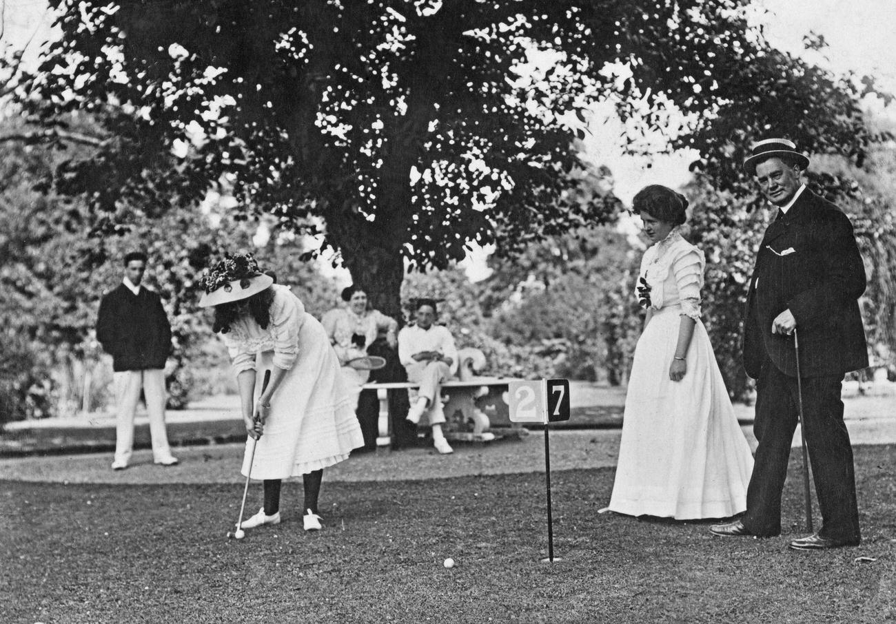 #30 Ringolf at Finchley Manor House with Arthur Walter Gamage, London, 1908.